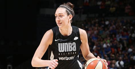 Breanna Stewart Wins 2018 WNBA MVP Award