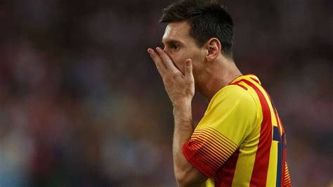 Lionel Messi injury: Barcelona star subbed out of Supercopa de España ...