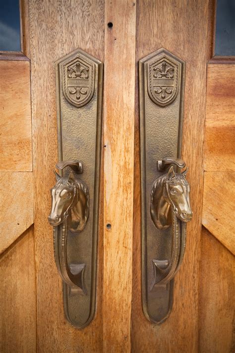 Door latch - Horse barn www.kingbarns.com Equestrian Decor, Western ...