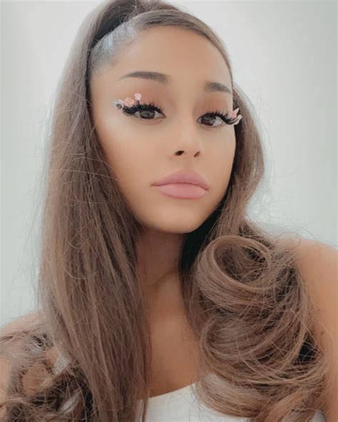 Ariana Grande Eyelash Extensions