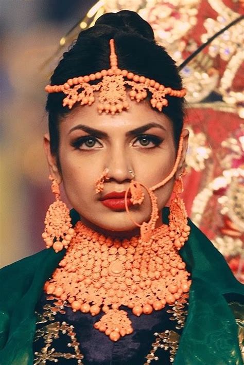 Ali Xeeshan F/W 2015 Accessories Ali Xeeshan, Middle Eastern Makeup, Desi Love, Bridal Nose Ring ...
