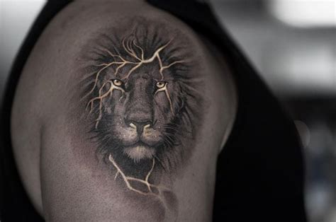 lightning on lion tattoo | Lightning tattoo, Chicago tattoo shops, Tattoos