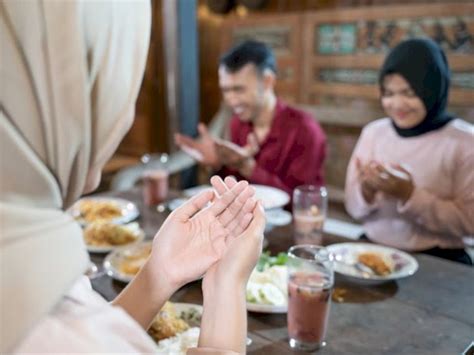 3 Waktu Terbaik untuk Berdoa di Bulan Ramadan - Mengabarkan Kebaikan