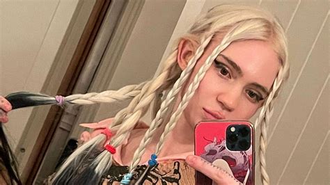 What did Grimes do to her face? Before and after pictures go viral as ...