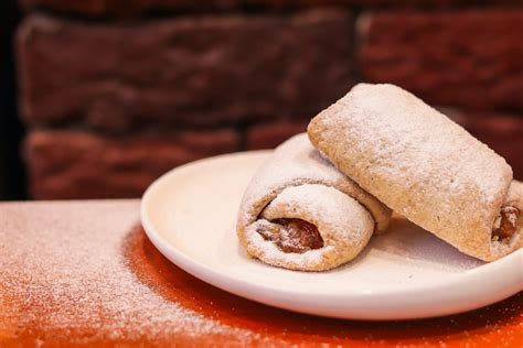 Rolled Cookies with Apple Jam and a Sprinkle of Powdered Sugar · Free ...