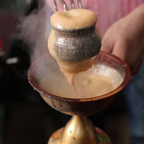 A Brief Introduction To Indian Tea [Video] [Video] | Pakistanisches essen, Essen und trinken, Essen