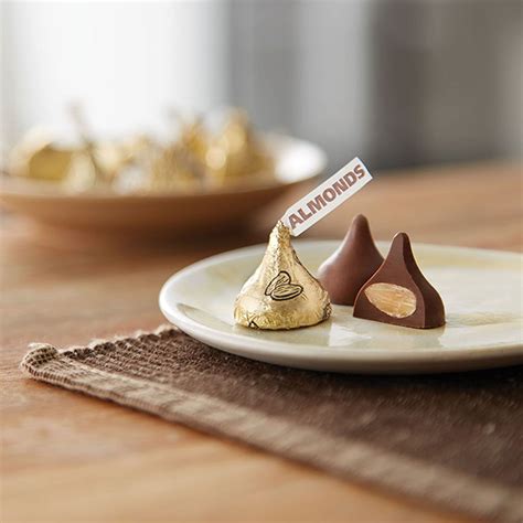 HERSHEY'S KISSES Gold Foils Milk Chocolate with Almonds Candy ...