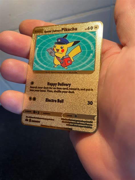 Pokemon Pikachu Gold Card