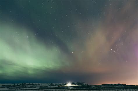 [OC] Aurora Borealis - Reykjavík, Iceland [5417×3611] : r/EarthPorn