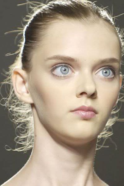 This “Doll-eyed” Model Is a Catwalk Sensation (20 pics) | People with big eyes, Model face ...