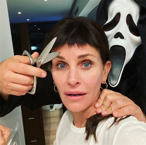 SCREAM 5 avance: Foto de Courteney Cox con peinado screamero - Web de ...