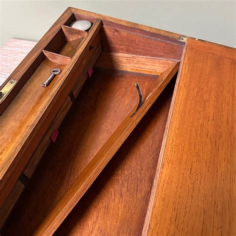 Stunning Walnut Antique Victorian Writing Slope - Antiques World