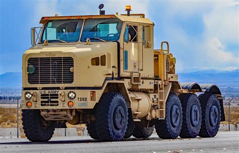 OSHKOSH (Heavy Equipment Transporter) HET M1070A1 U.S. Arm… | Flickr