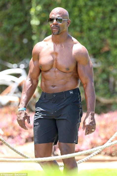 Photos: Actor Terry Crews shows off his buff body while celebrating 50th Birthday on the Beach ...