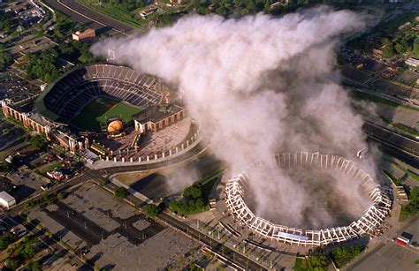 Video: Atlanta-Fulton County Stadium demolition