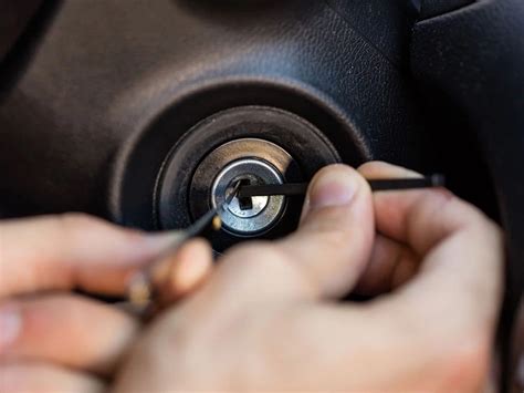 Broken Key Extraction Services in Sydney | AK's Car Locksmith | AK's Car Locksmith