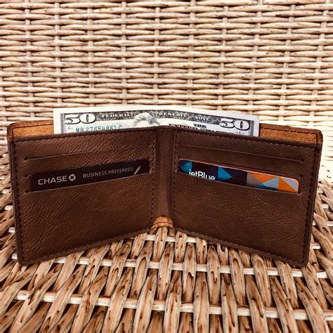 The Best Personalized Wallet for your Groomsmen - Groovy Groomsmen Gifts