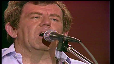 Paddy Reilly - Deportees (Live at the National Stadium, Dublin, 1983) - YouTube