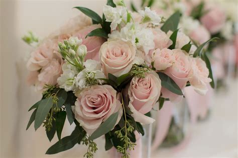 Anniversary Flowers | Elegant Bouquets