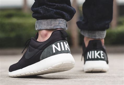 Nike Roshe One Retro Black - Sneaker Bar Detroit