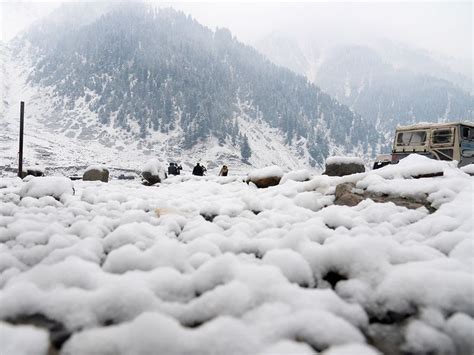 See the first snowfall in Pakistan’s beautiful Kaghan Valley | News ...