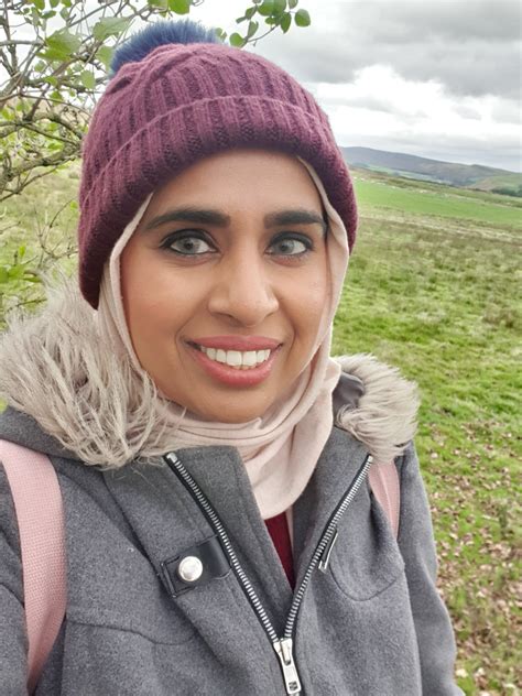 Muslim hikers receive overwhelming support in response to racist comments | The Oldham Times
