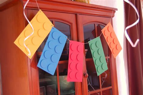 Ideas for Scrapbookers: Lego Party Decorations