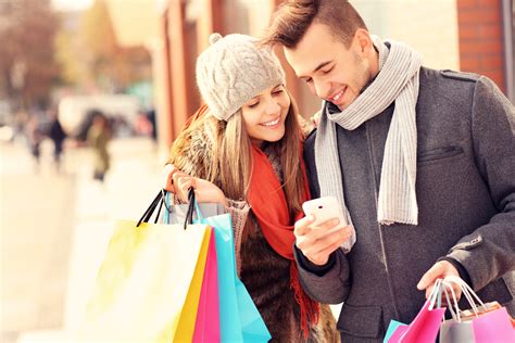 Use Retail Analytics Tools to Understand Online & In-Store Shopping Habits