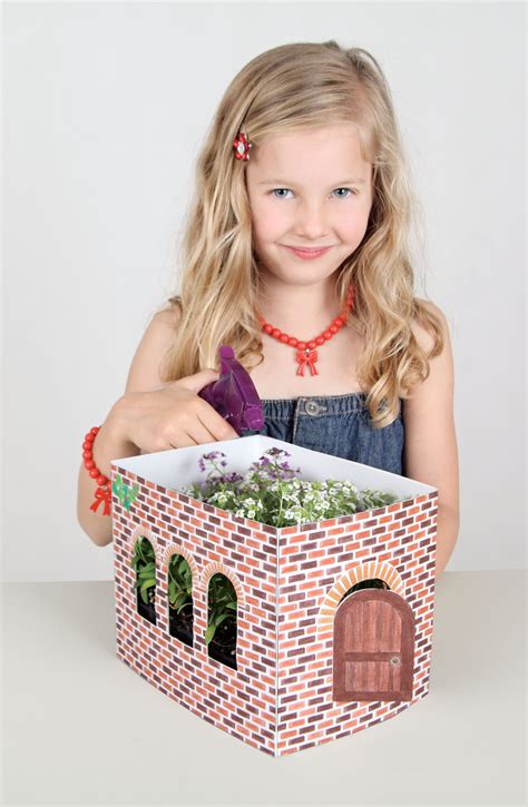 Grow a secret garden — free templates at website. | Fun crafts for kids, Holiday fun, Secret garden