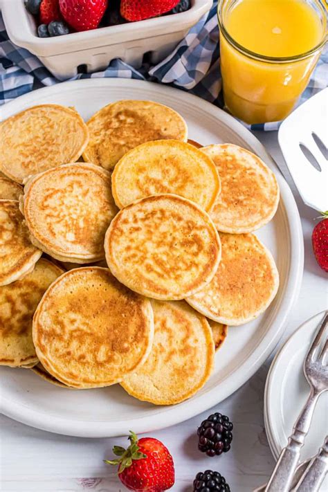 Silver Dollar Pancakes • Pancake Recipes