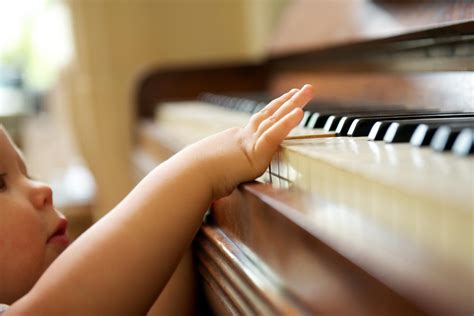 Baby music: The soundtrack to your child's development | UNICEF Romania