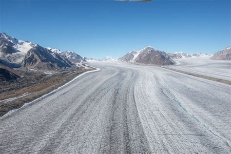 Flightseeing through the Saint Elias Mountains over Kluane National ...