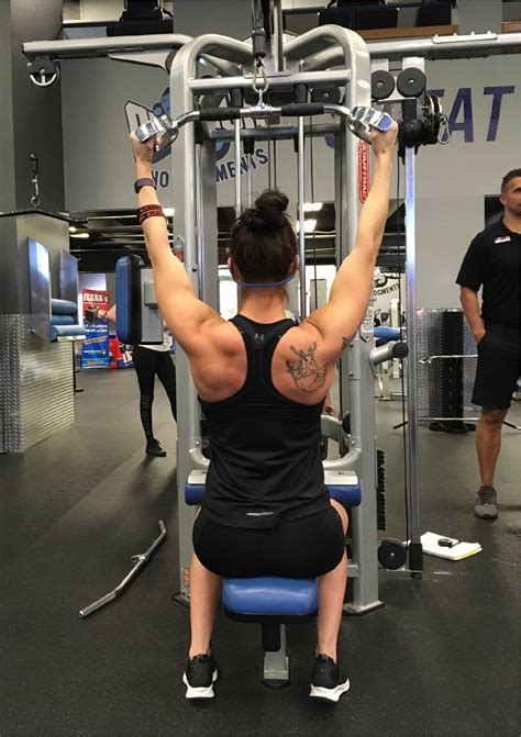 Lat Pulldowns: The Key to Creating “Wings”