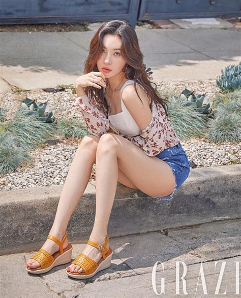 Sunmi Looks Like The Goddess of Summer In This Recent Magazine Photoshoot - Koreaboo