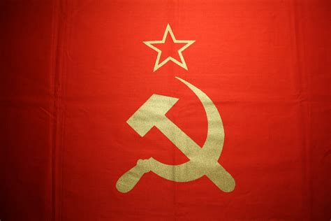 File:Hammer and Sickle on Flag of Soviet Union.JPG - Wikimedia Commons