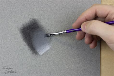 How to Use White Charcoal Pencils: 3 Drawing Techniques to Try