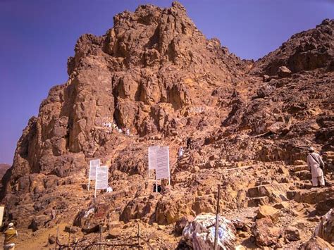 Islamic Historical and a place to remember! - Mount Uhud, Medina Traveller Reviews - Tripadvisor