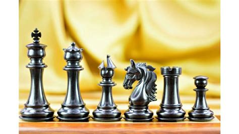 New Triple Weighted Staunton Chess Set Ebony Wood. http://www.chessbazaar.com/chess-pieces ...
