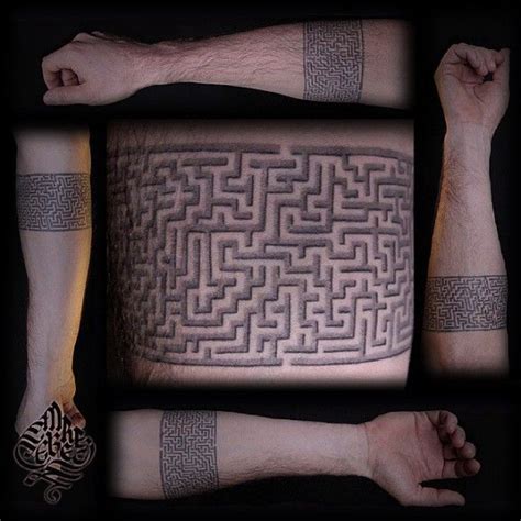 16 Mind-Blowing Maze Tattoos | Tattoodo | Maze tattoo, Geometric tattoo, Labyrinth tattoo