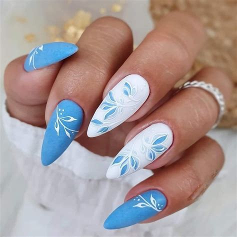 Tăng điểm phong cách nhờ những kiểu nail màu xanh đón hè cực sang tay