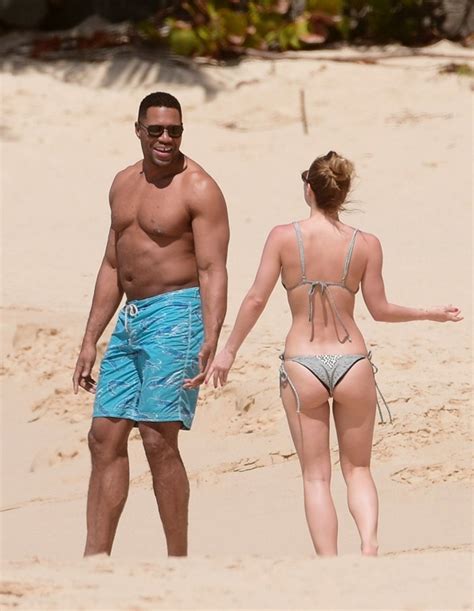 Michael Strahan & Kayla Quick -- The Beachin' Vacation Photos