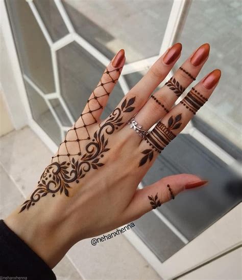 50 Gorgeous And Simple Henna Designs For The Minimalist Mehndi ...