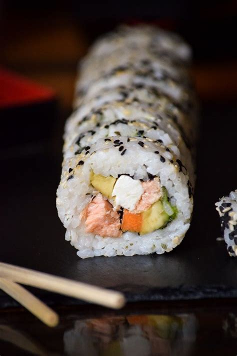 Smoked Salmon Philadelphia Roll Sushi, | Homemade sushi, Sushi recipes, Sushi rice