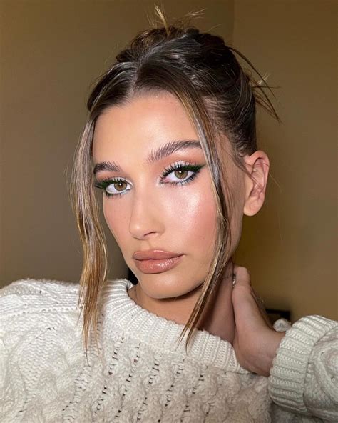 Hailey Bieber’s Deep Green Eyeliner Is Party Season Goals | Vogue