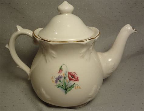 Vintage Royal Crown Fine China Tea Pot | the Teapots Collectionary | Tea pots, Tea, China tea