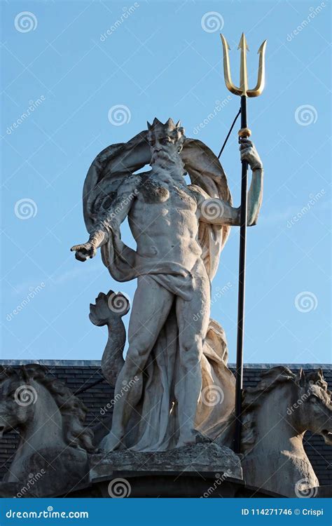 Statue of Poseidon editorial photo. Image of monument - 114271746