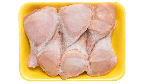 Should Frozen Chicken Have a Smell? - Farmhouse Guide