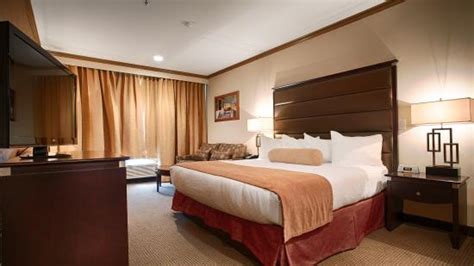 Camrose Resort Casino, BW Premier Collection - UPDATED 2018 Prices ...