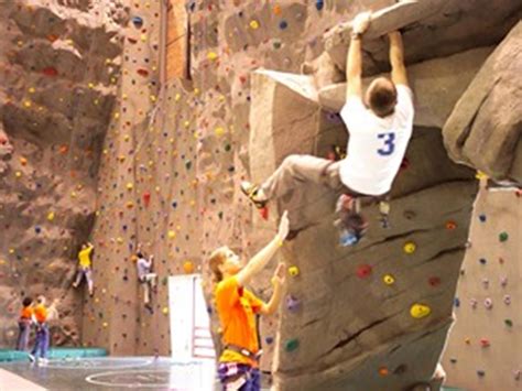 Long Lines Family Rec Center Climbing Wall | Sioux City, Iowa | Travel Iowa