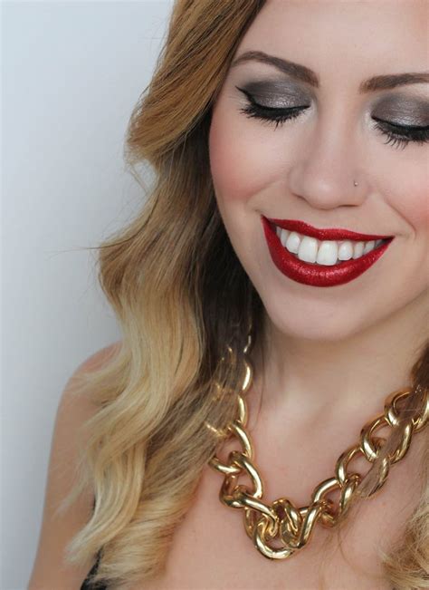 30 Holiday Eye Makeup Ideas - living after midnite | Lifestyle Blog